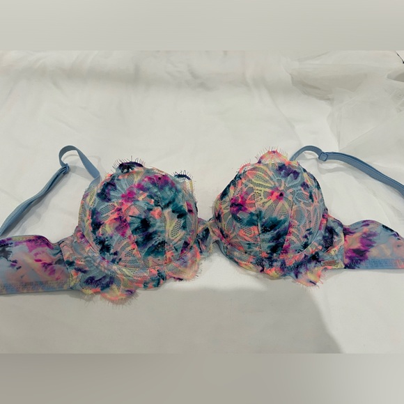 Victoria’s secret Date Push up bra - Picture 2 of 3